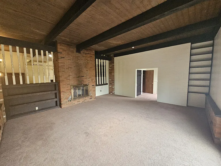 Terrace Heights Apartments — Photo 11