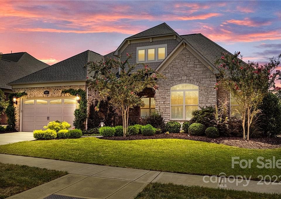 1st image of 1127 Gray Oak Ln