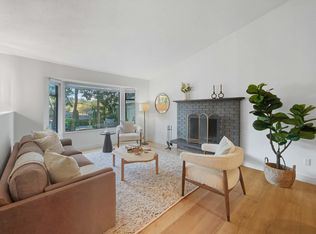 1777 Caledonia Ave, North Vancouver, BC V7G 1T5