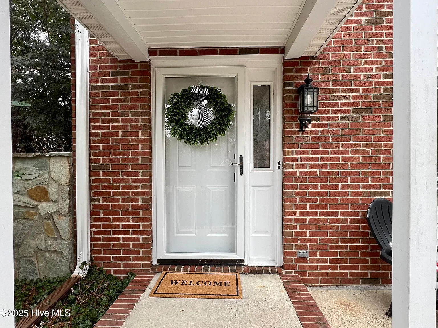 1 bed, 1.0 bath, 1080 sqft, $1,425 — Photo 2