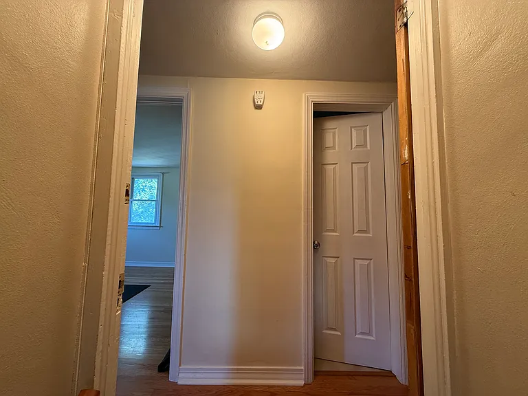 222 Lillian Ave — Photo 7