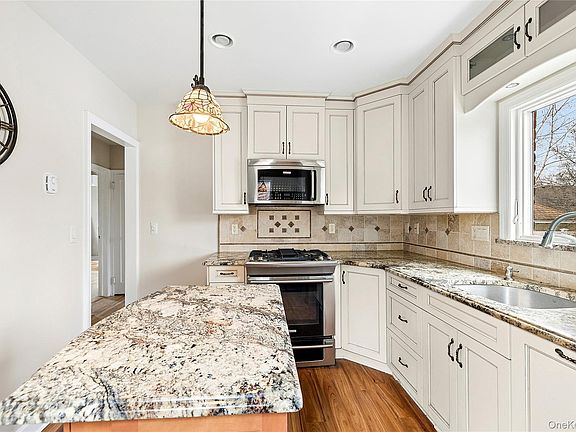 2nd image of 166 Commonwealth Street