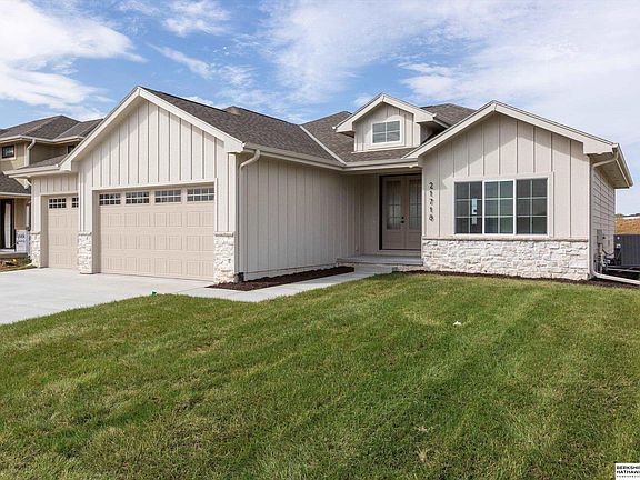 3rd image of 21718 Parkview Dr