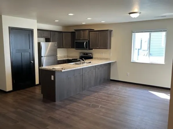 313A Post Oak Dr, Cedar Falls, IA 50613