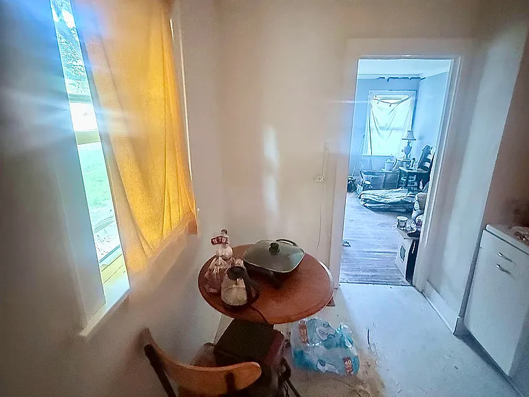 1746 N Woodford St — Photo 9