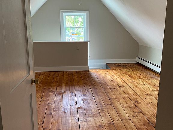 5th image of 27 Essex St Floor 3