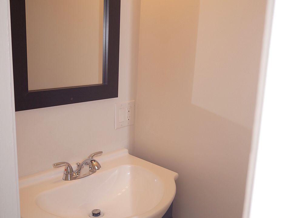 2nd image of 117 Aiken Ln