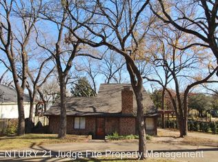 127 Shoreway Cir, Waxahachie, TX 75165
