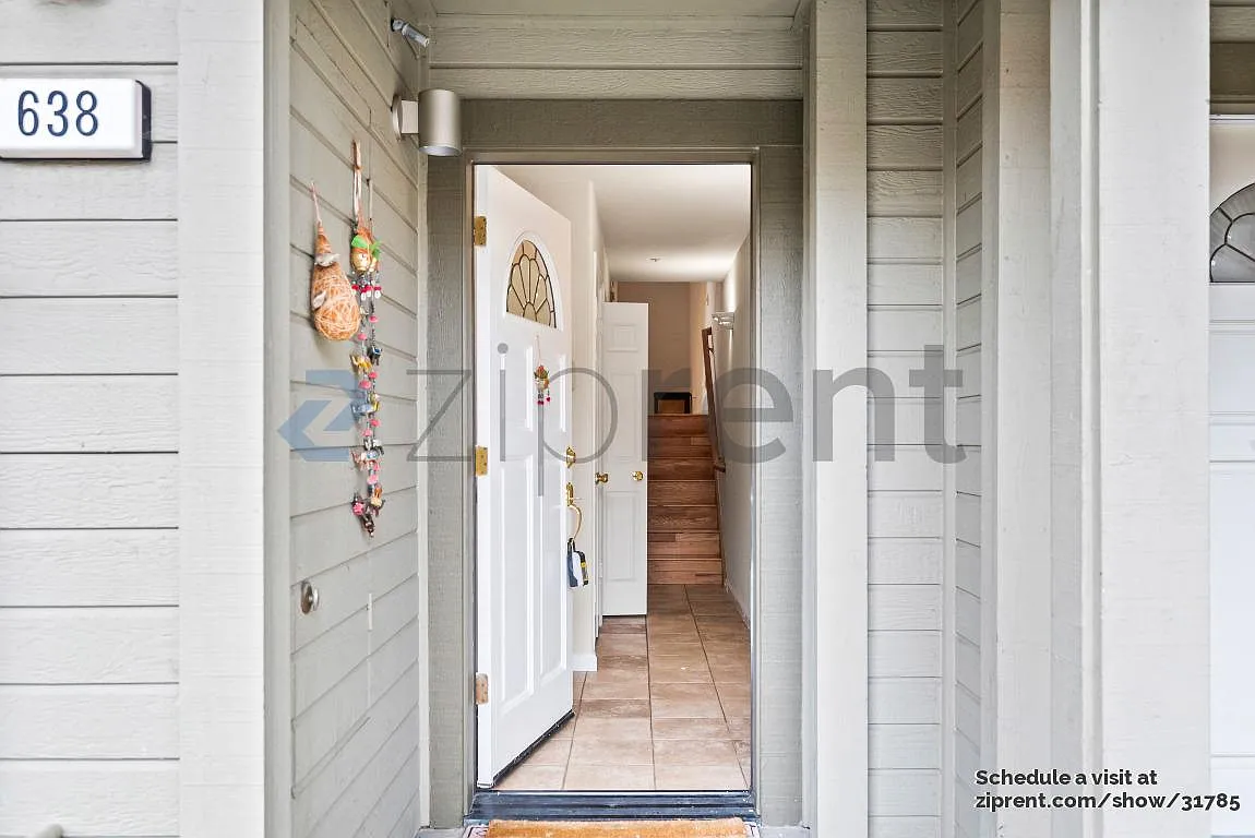 3 bed, 1978 sqft, $4,870 — Photo 3