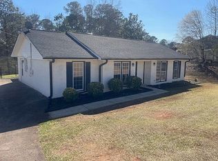 115 Meadowland Trl, Lagrange, GA 30240