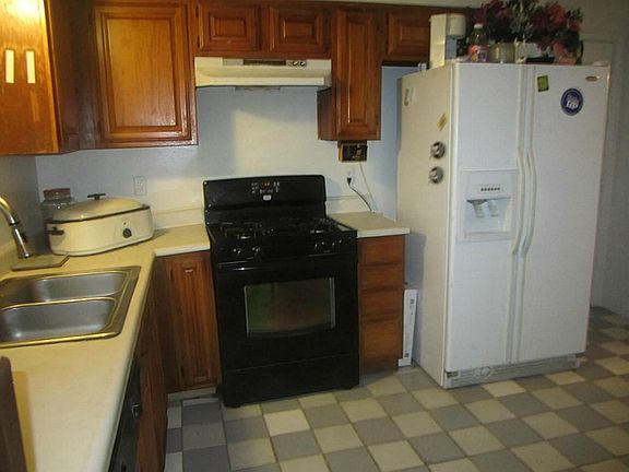 5th image of 7518 Tremendo Dr