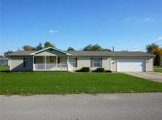 911 N 10th St, Elwood, IN 46036