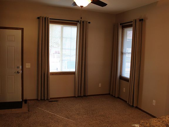 5th image of 713 E 8th St