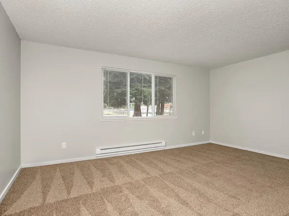 Valley Avenue 1412, 1412 Valley Ave E #8, Sumner, WA 98390