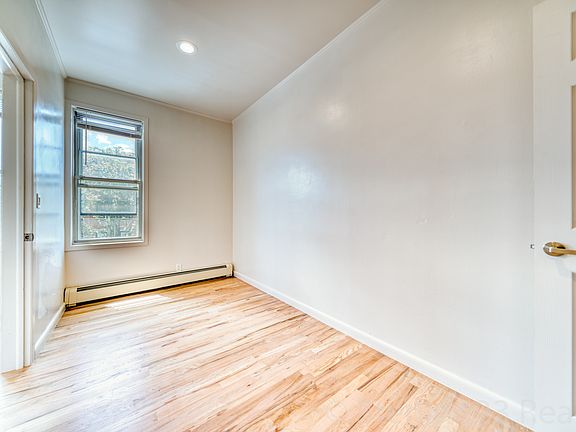 4th image of 31-90 33rd St #3
