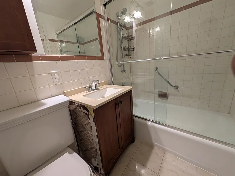 515 Anderson Ave — Photo 8