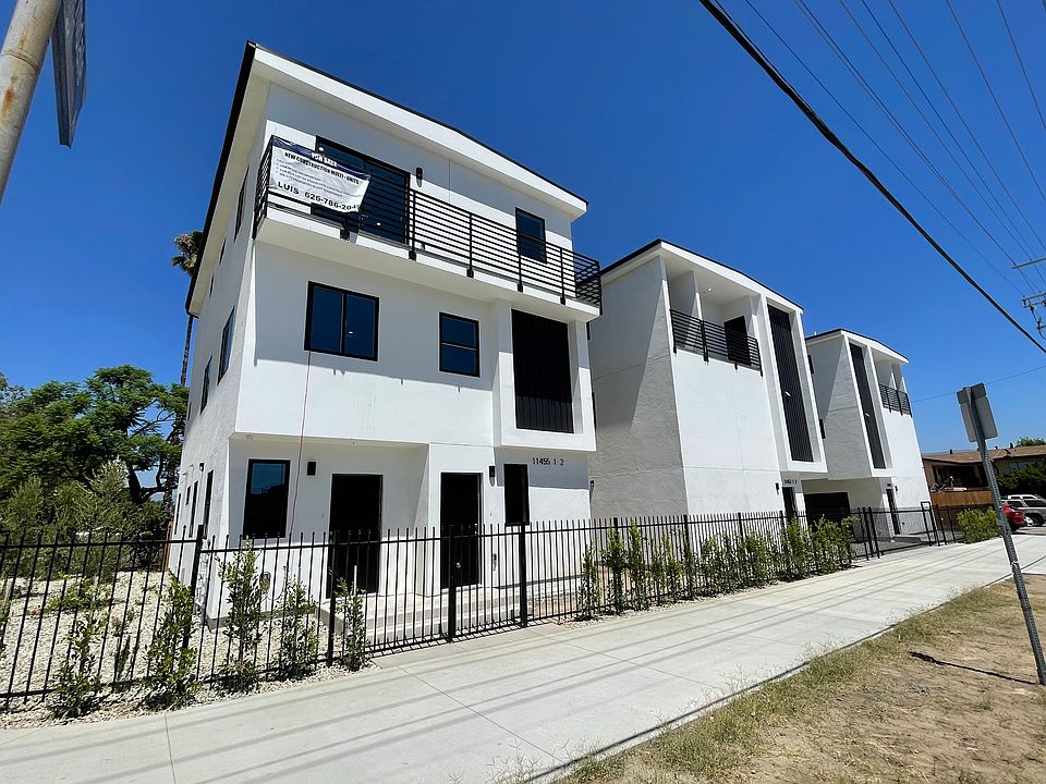 1st image of 11455 Victory Blvd