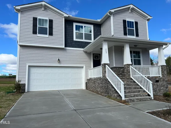 209 Fast Pitch Ln, Four Oaks, NC 27524