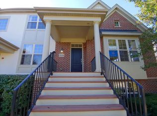 2539 Waterbury Ln, Buffalo Grove, IL 60089