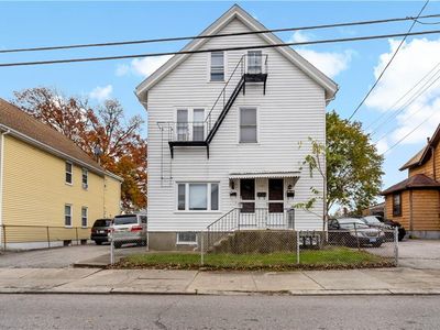 102 Francis Ave, Pawtucket, RI, 02860