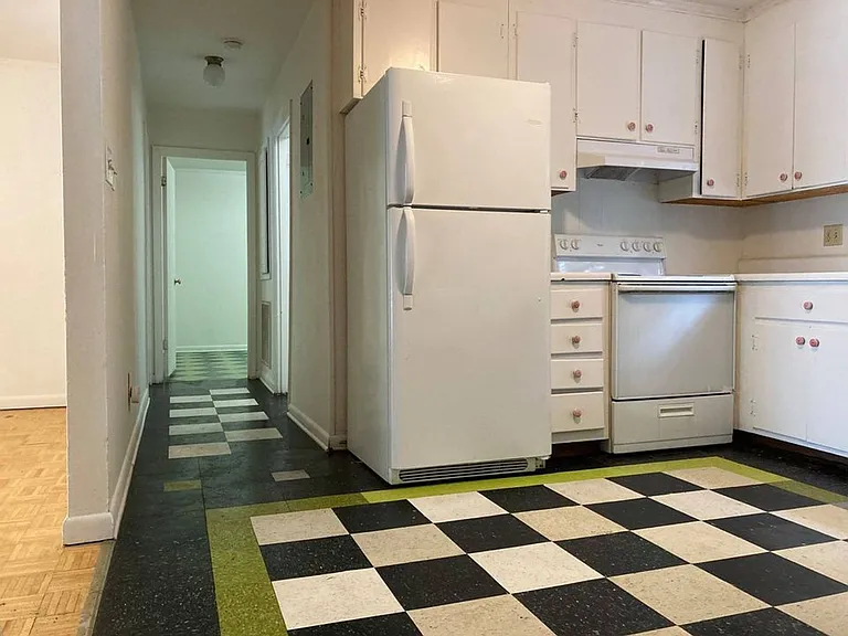 503 N. Greensboro — Photo 6
