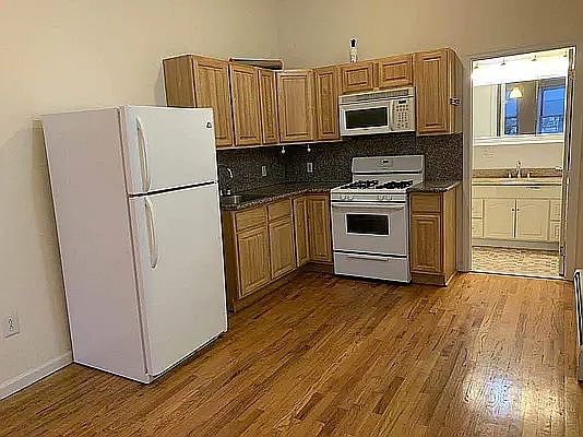 4th image of 502 Washington Ave #1F