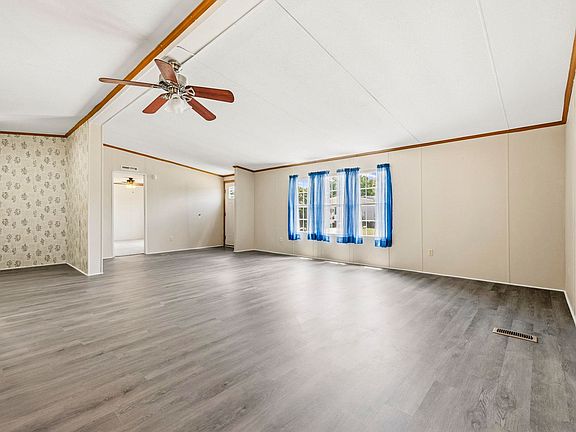 2nd image of 344 Misty Breeze Ln.