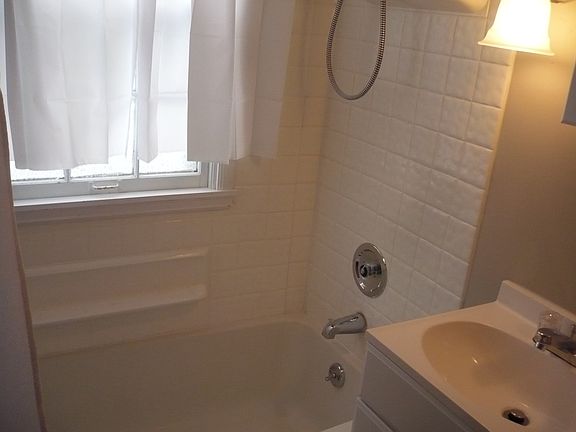 5th image of 2904 Lansing Dr