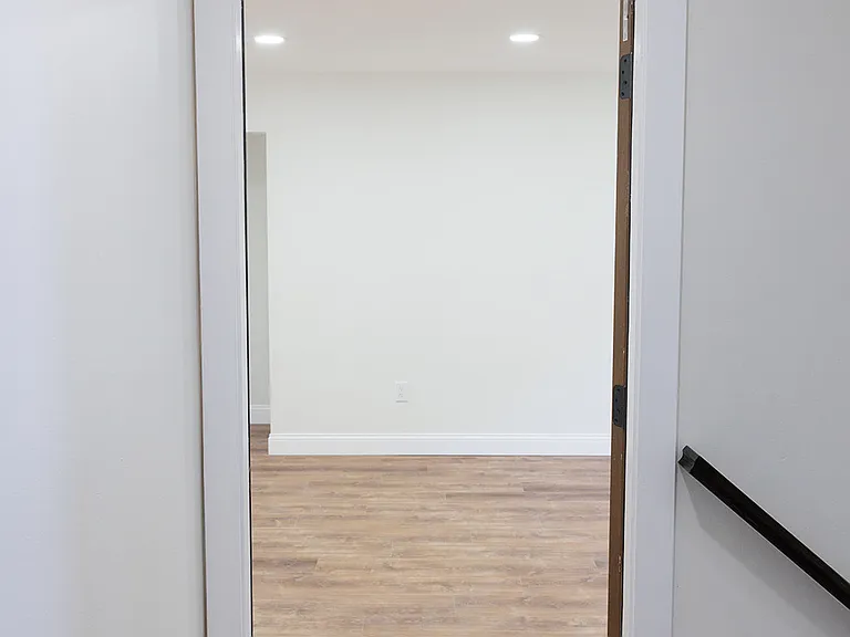 6305 Englewood Ave #1 — Photo 7