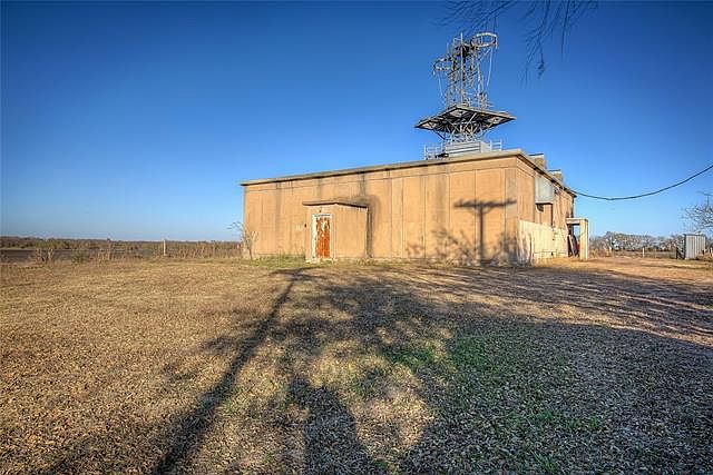 1st image of 550 S Fm 1138