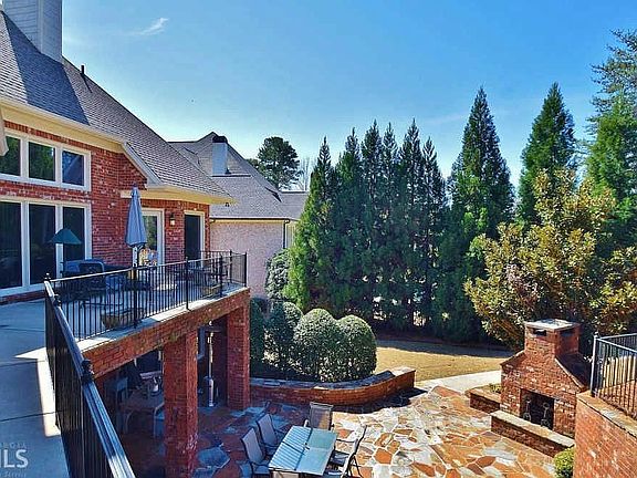 5th image of 4638 Manor Dr