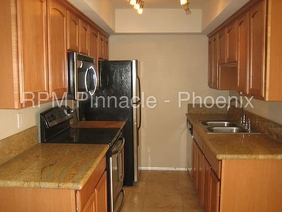 5th image of 3807 N 30th St Unit 6