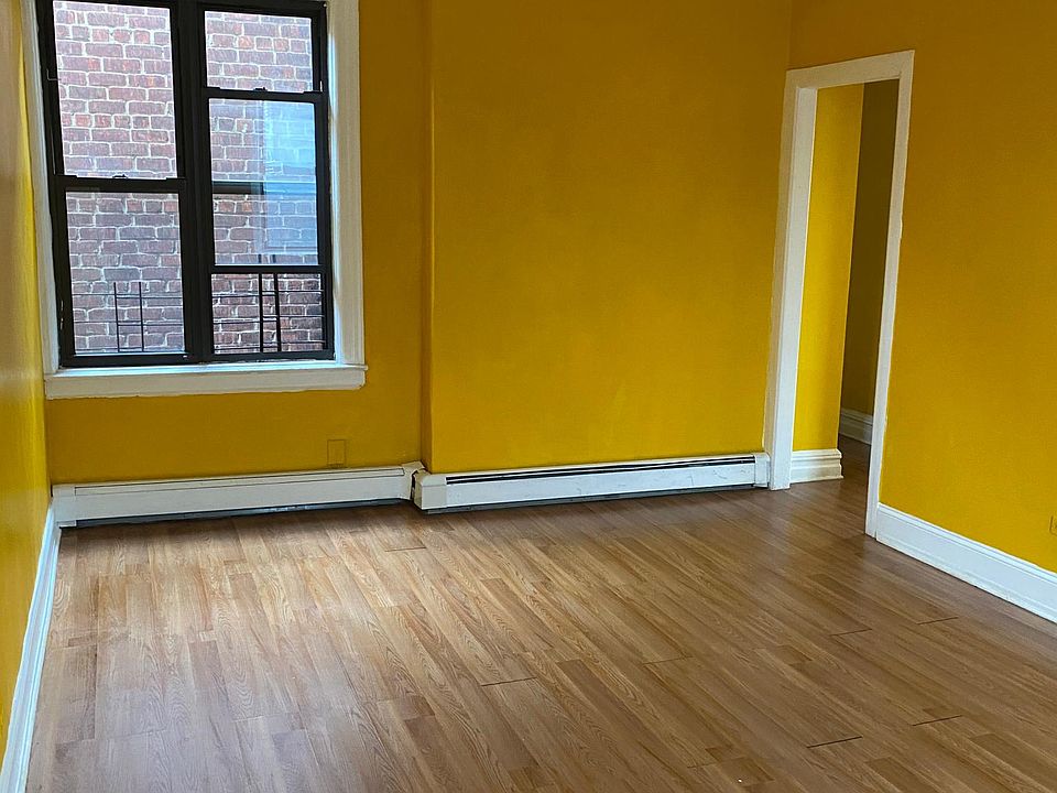 1st image of 4240 Byron Ave APT 2A