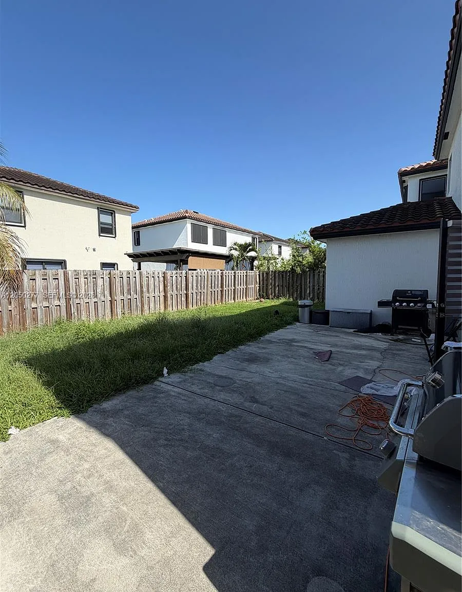Coco Palm Estates — Photo 2