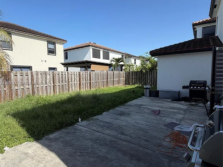25225 SW 118th Ave — Photo 2