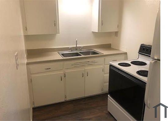 5th image of 246 Estancia Dr NW #C