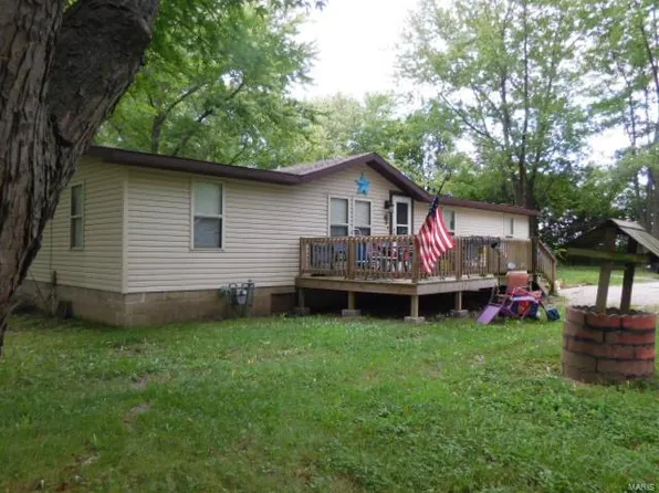 210 E Case St, Kinmundy, IL 62854