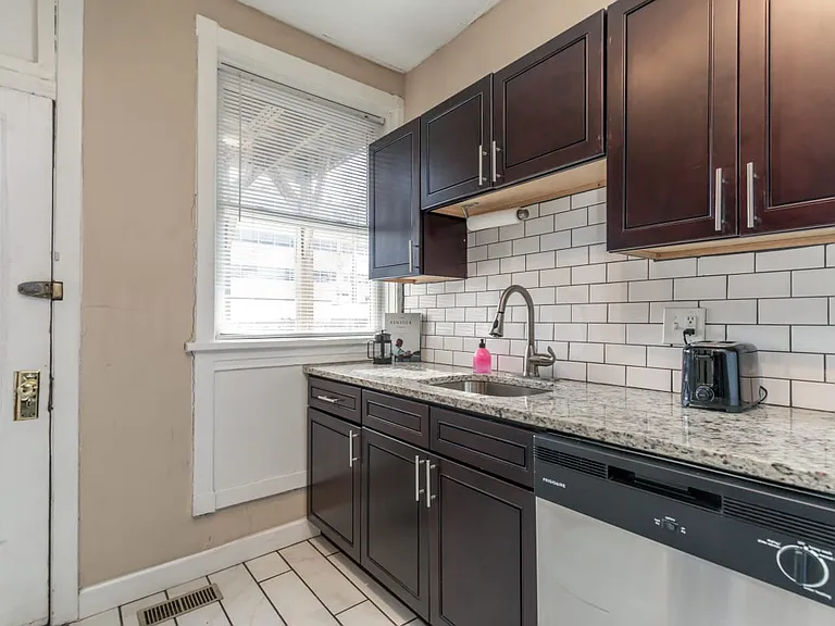Lyndon Apartment — Photo 48