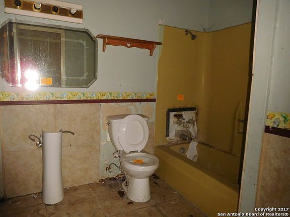 5th image of 8706 Cape Valley St