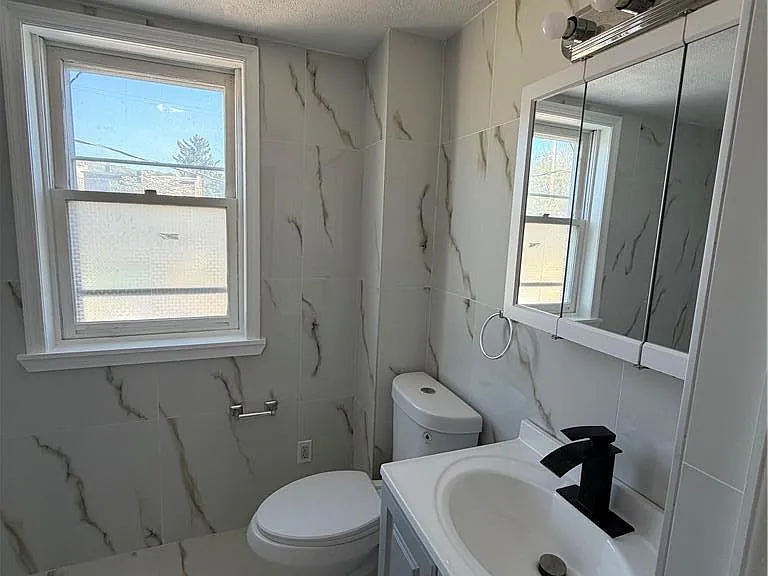 230 E Fairview St — Photo 10