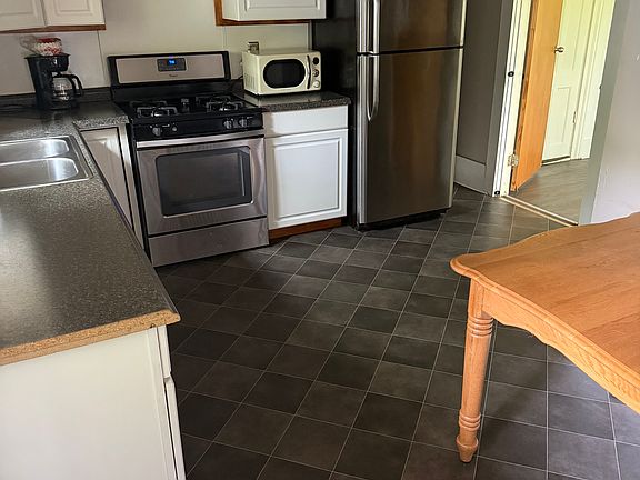 2nd image of 89 Riverside Dr APT 2