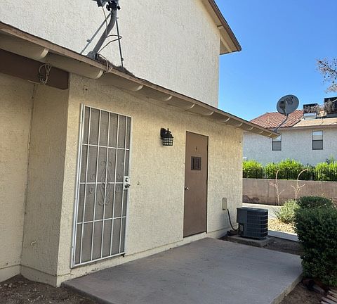 2nd image of 1316 Lorilyn Ave Unit 4