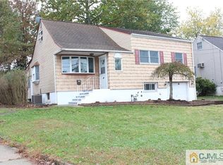 22 Jonquil Cir, Fords, NJ 08863