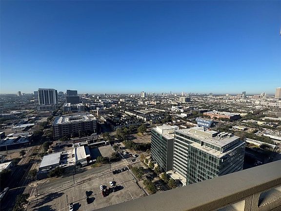 2nd image of 2016 Main St APT 2510