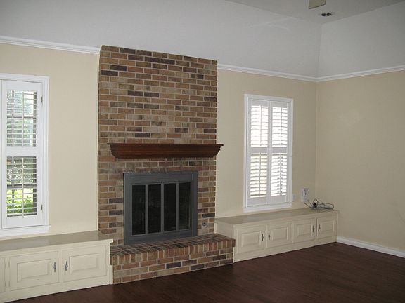 5th image of 218 Heritage Cir