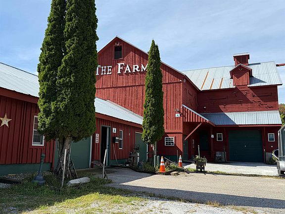 3rd image of 834 Creek Road