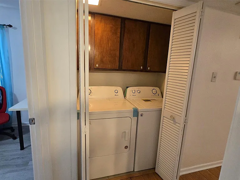8427 Hearth Dr #4 — Photo 10