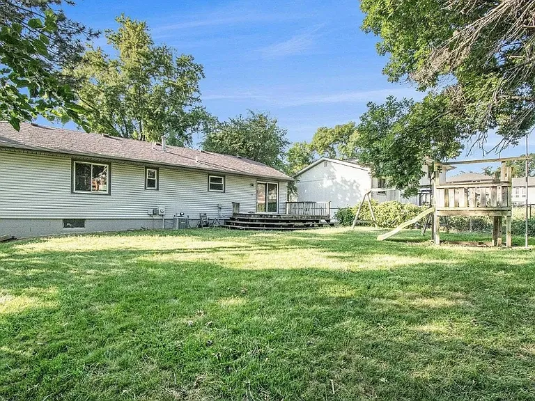 16024 Arbor St — Photo 11