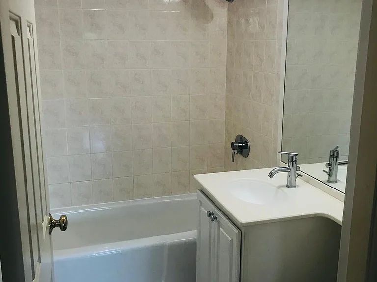 329 Harvard St #32 — Photo 11