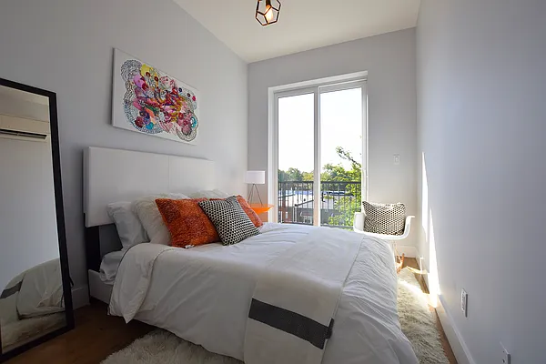 Rented by Joel Scharf, LREB | media 24